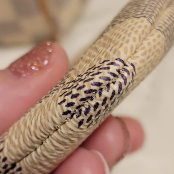 Key Pouch - Picture 5 of 7